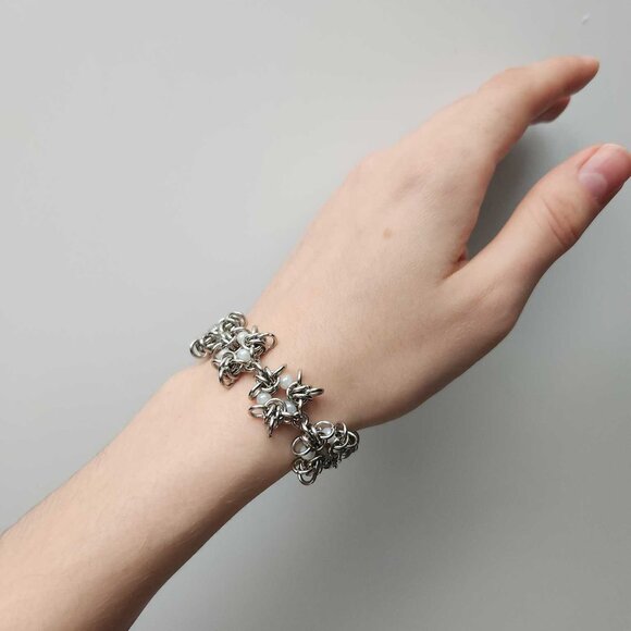 Vintage silver fairy flower chainmail chunky silver bracelet - Picture 2 of 10